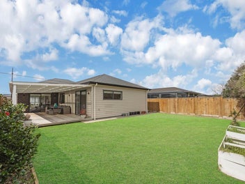 MOTIVATED VENDOR - URGENT SALE REQUIRED!