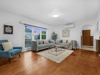 Charm and Affordable Home Semi-detached