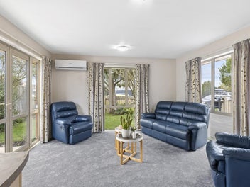 Modern Front Standalone Townhouse
