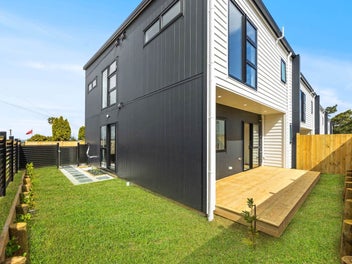 Freestanding & Design-Living- Central Mt Welli...