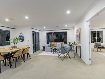 Erlestoke Elegance- Single-Level Family Retreat!