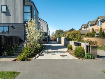 Top Location Townhouse By Hagley Park&Elite School