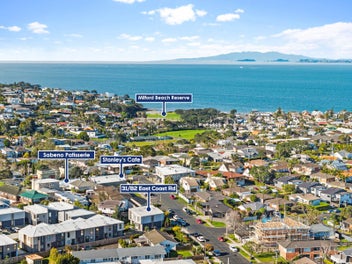 Effortless Coastal Living with Contemporary Style