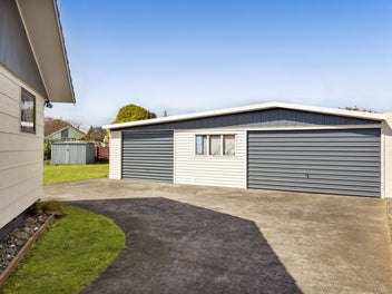 Spacious Family Home Plus X-Large Garage