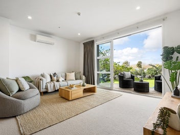 Sunrise, Space & Style in Grey Lynn