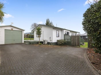 Tidy and Affordable in Lynmore School Zone