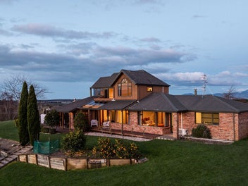 Dream super shed; elevated views, stunning home