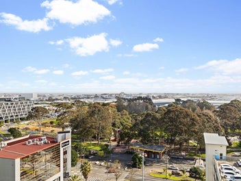 Corner apartment plus secure carpark