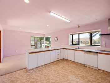 Investor's Dream or Family Project in Avonhead