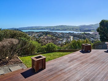 Stylish Single Level Home with Stunning Views. RV