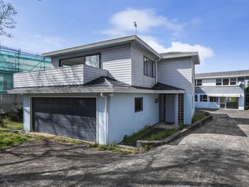 Multi-unit: Deceased estate - must be sold
