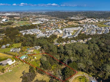 LIVE THE CITY LIFE ON YOUR OWN - 2.5 ACRES