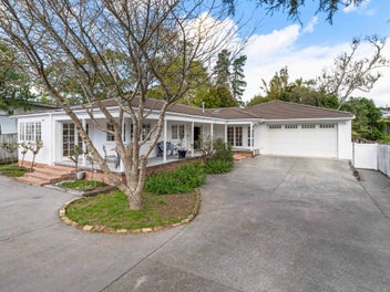 Essential Beachlands Living