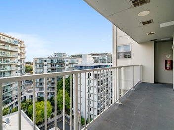 Live or Invest! Premium 2 Bedroom Apartment!