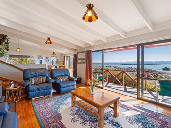Holiday Living Every Day – With Income!