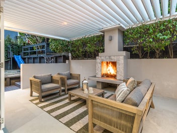 Stylish Family Living with Entertainer's Edge