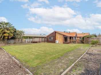 3 Beds + Family Room / Extra Bedroom