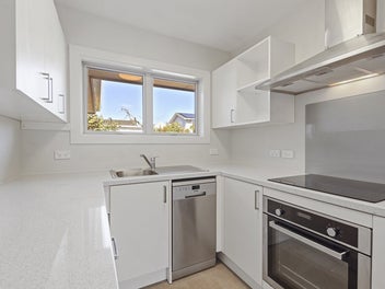 Fabulous Townhouse In Prime Location
