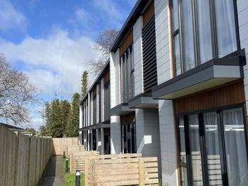 20 x Modern One-Bedroom Apartments -Fully Tenanted