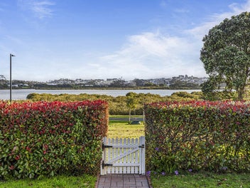The Estuary House - Waterfront Orewa