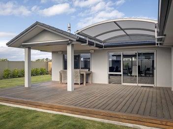 Executive Home in Poraiti