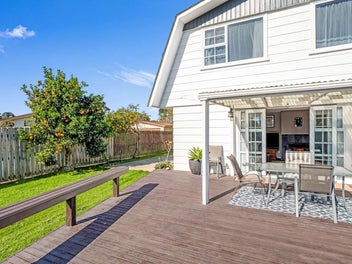 Large Family Home In Quiet Cul-De-Sac