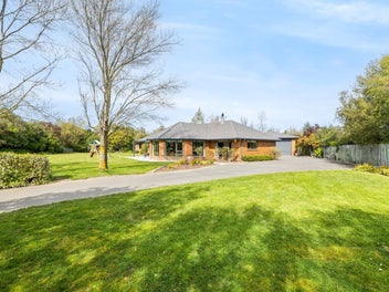 Solid, Spacious, and Soaked in Sun!