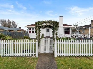 Family Home on 721sqm with Huge Potential