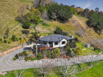 Amazing Views – Five Minutes to Richmond