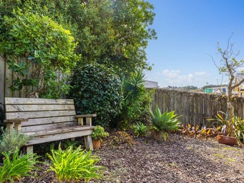 Seriously Selling - 2010 Build & Dbl Glazing!