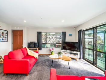 Private Retreat with Views of Kapiti Island
