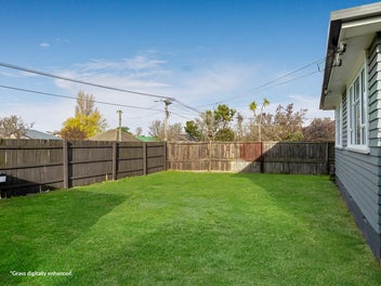 Renovated 3-Bed Home with Self-Contained Sleepout