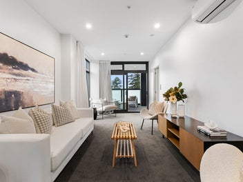 Edgy 3-Bedroom in DGZ with Stunning Views
