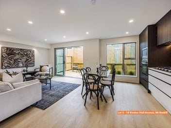 TWO BRAND NEW TOWNHOUSES IN POPULAR MT ROSKILL