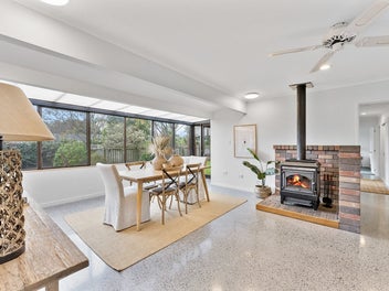 Vacant and Ready! Motivated Vendors!