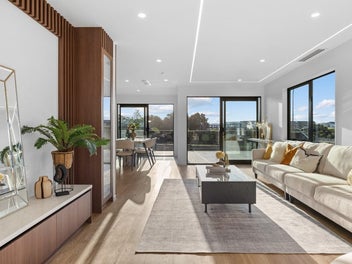 Stylish 7-Bed Corner Home Overlooking Reserve