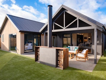 Showstopper Showhome for Serious Sale!