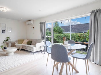 Sunny, Private and with Coastal Charm