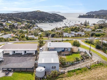 Spectacular Harbour Views – Home & Cottage Package