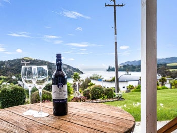 Spectacular Harbour Views – Home & Cottage Package