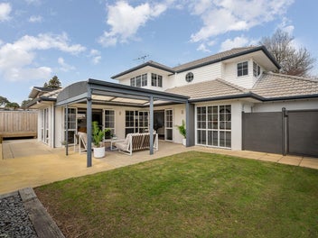 Four Bedrooms plus Study, Prime Location