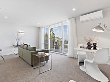 Affordable Luxury and Seaviews $695k Plus
