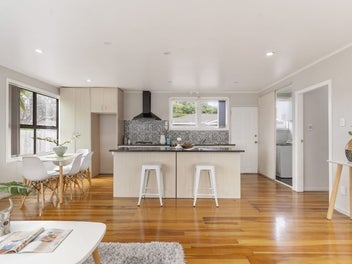 Value Starter/Investment in Top Location!