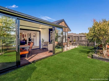 The Ultimate Down-Sizer with Reserve Views!
