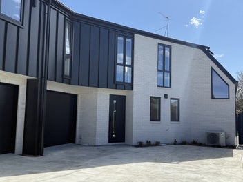 Image 1 of 20
