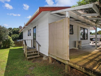 Charming 2-Bedroom Home in a Peaceful Cul-de-Sac!