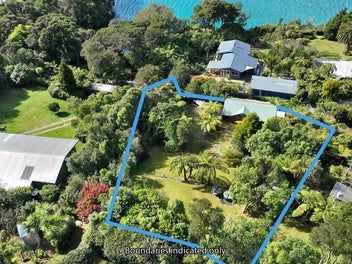 Prime Coastal Section With Builders Accommodation