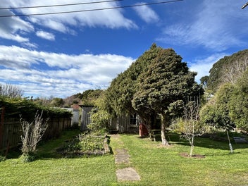 A Little Piece of Paradise in Broad Bay