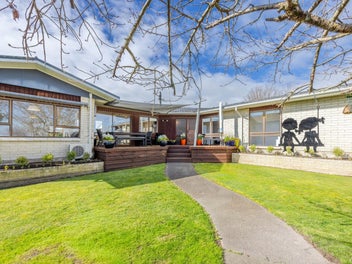 Spacious family living with options