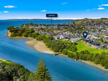 The perfect coastal entertainer